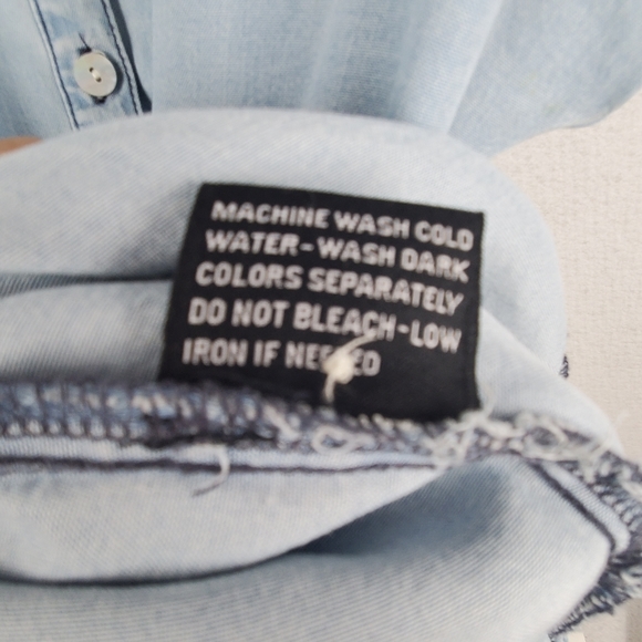 T&W DESIGNS Women's Button Down Chambray Tencel Shirt Sz S NWT - Picture 6 of 9